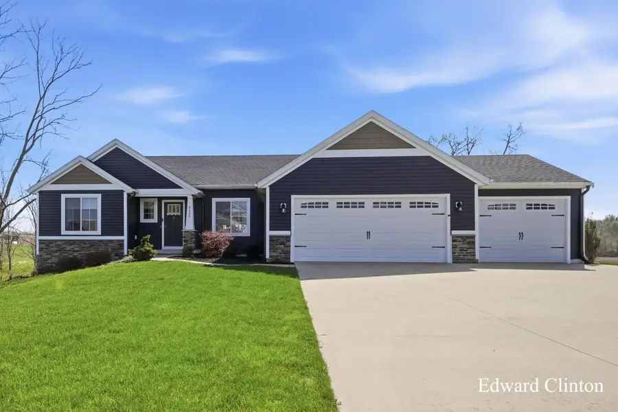 8620 Burlingame Avenue Sw, Byron Center, MI 49315 - #2