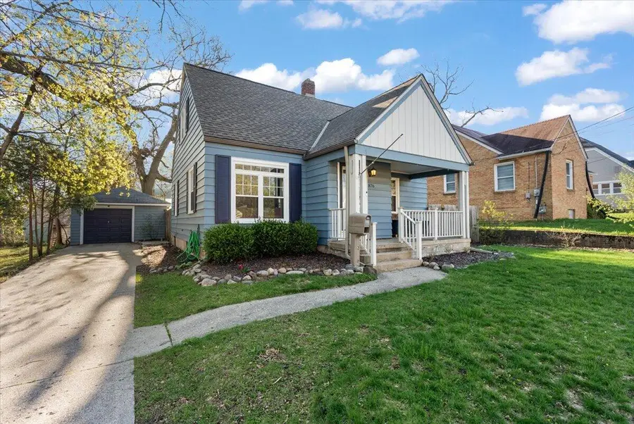 876 Burke Avenue Ne, Grand Rapids, MI 49503 - #2