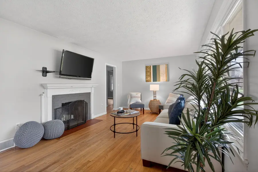 2325 Maple Drive, Jackson, MI 49203 - #2