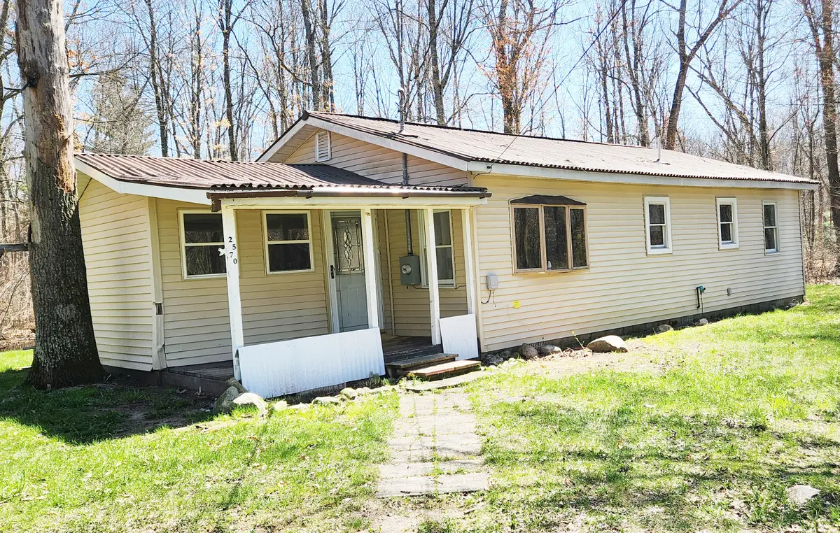 2570 S Walnut Avenue, White Cloud, MI 49349 - #1