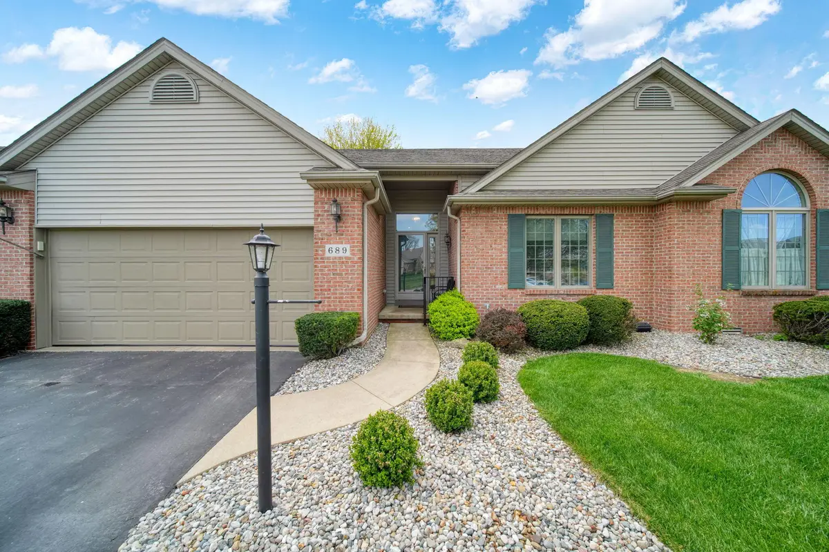 689 Korey's Circle #16, Blissfield, MI 49228 - #1