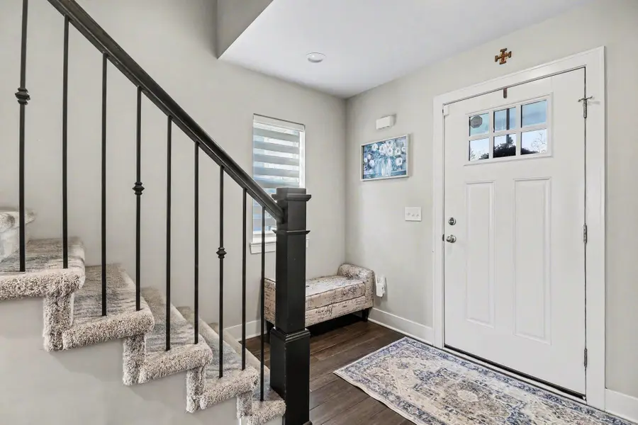 555 S Winding Drive, Waterford, MI 48328 - #3