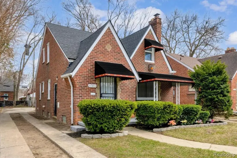 17212 Sunderland Road, Detroit, MI 48219 - #2