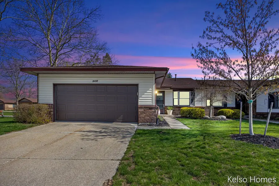 2137 Ter Van Drive Ne, Grand Rapids, MI 49505 - #2