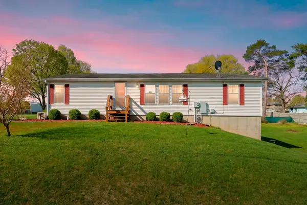 104 Seneca Street, Decatur, MI 49045