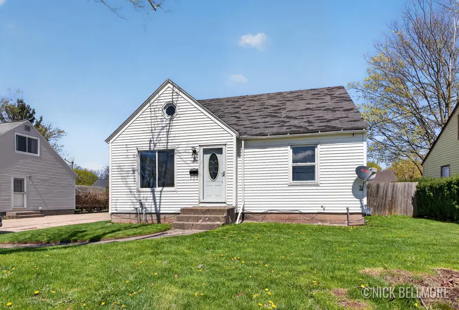 1049 Buckingham Street Sw, Wyoming, MI 49509 - #2