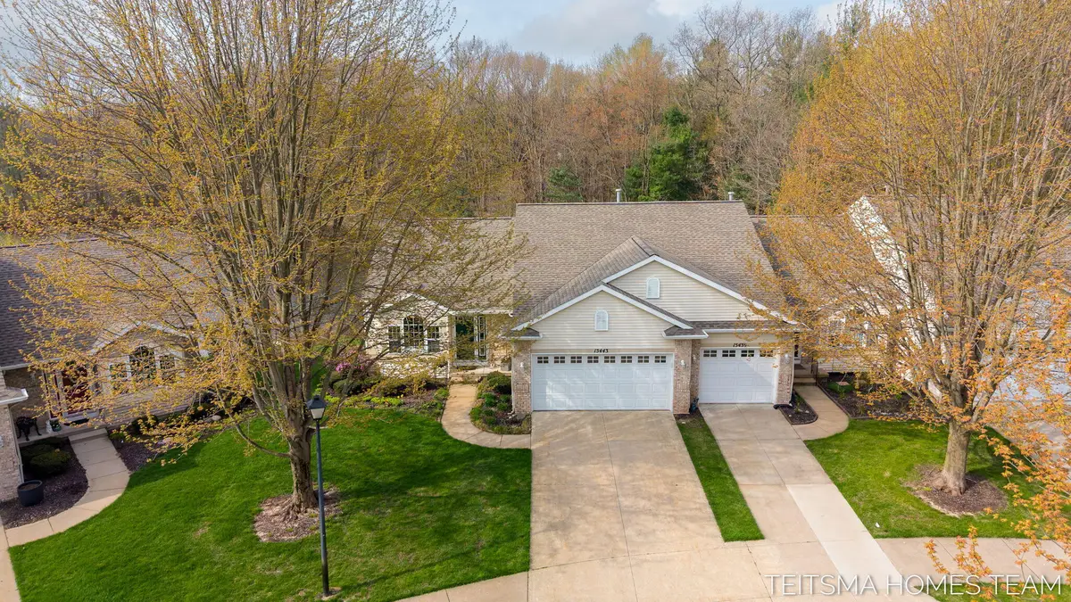 15443 Winchester Circle, Grand Haven, MI 49417 - #1