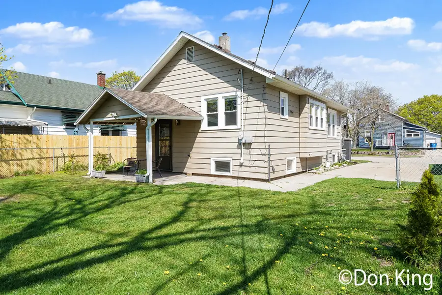 1136 Slayton Avenue, Grand Haven, MI 49417 - #3