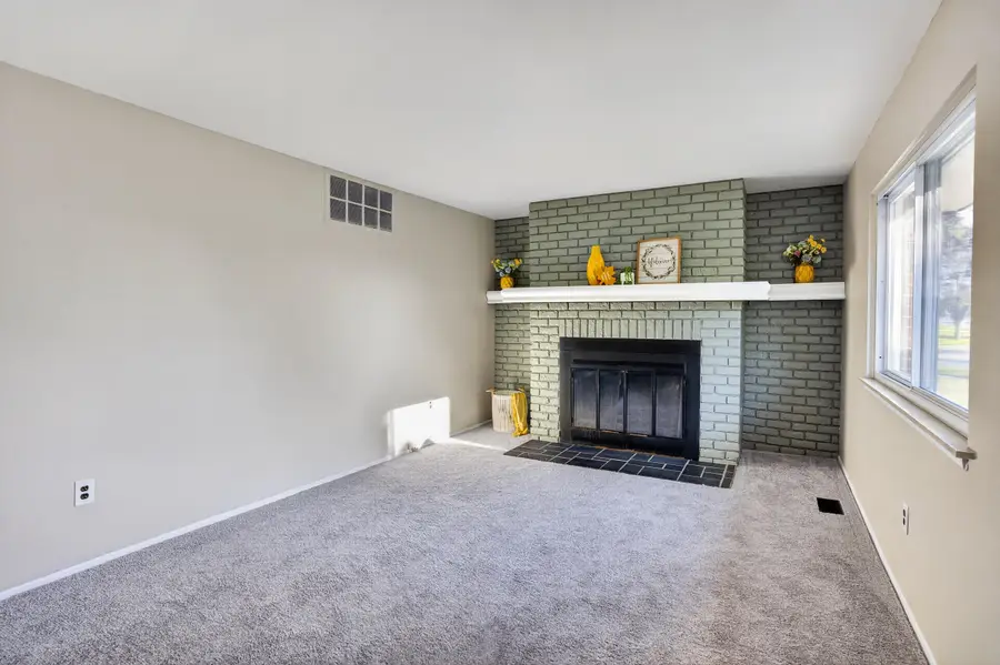 11137 Jackson Street, Van Buren Township, MI 48111 - #3