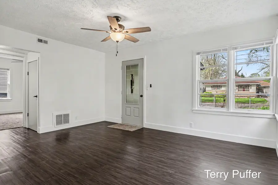 58 Lamora Avenue, Battle Creek, MI 49037 - #3
