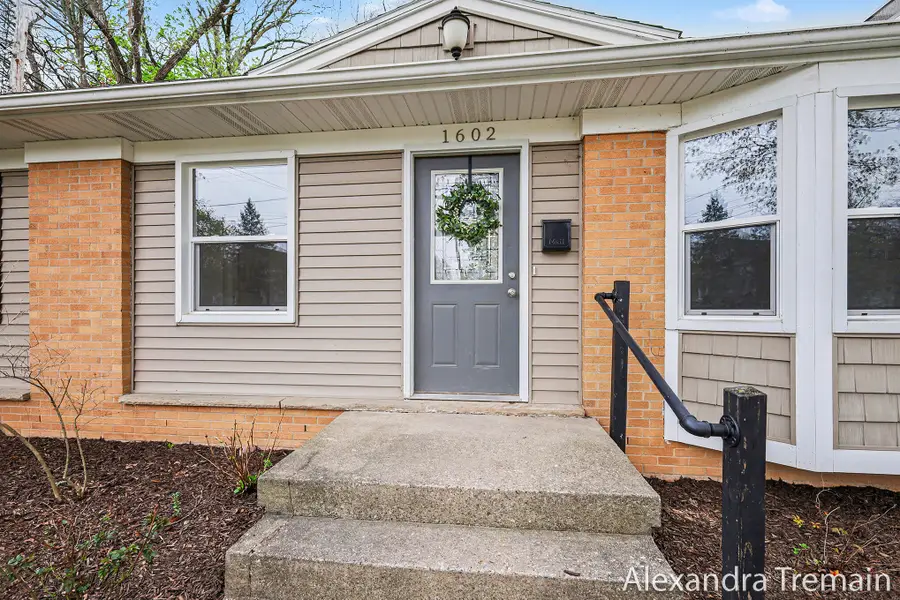 1602 4th Street Nw, Grand Rapids, MI 49504 - #3