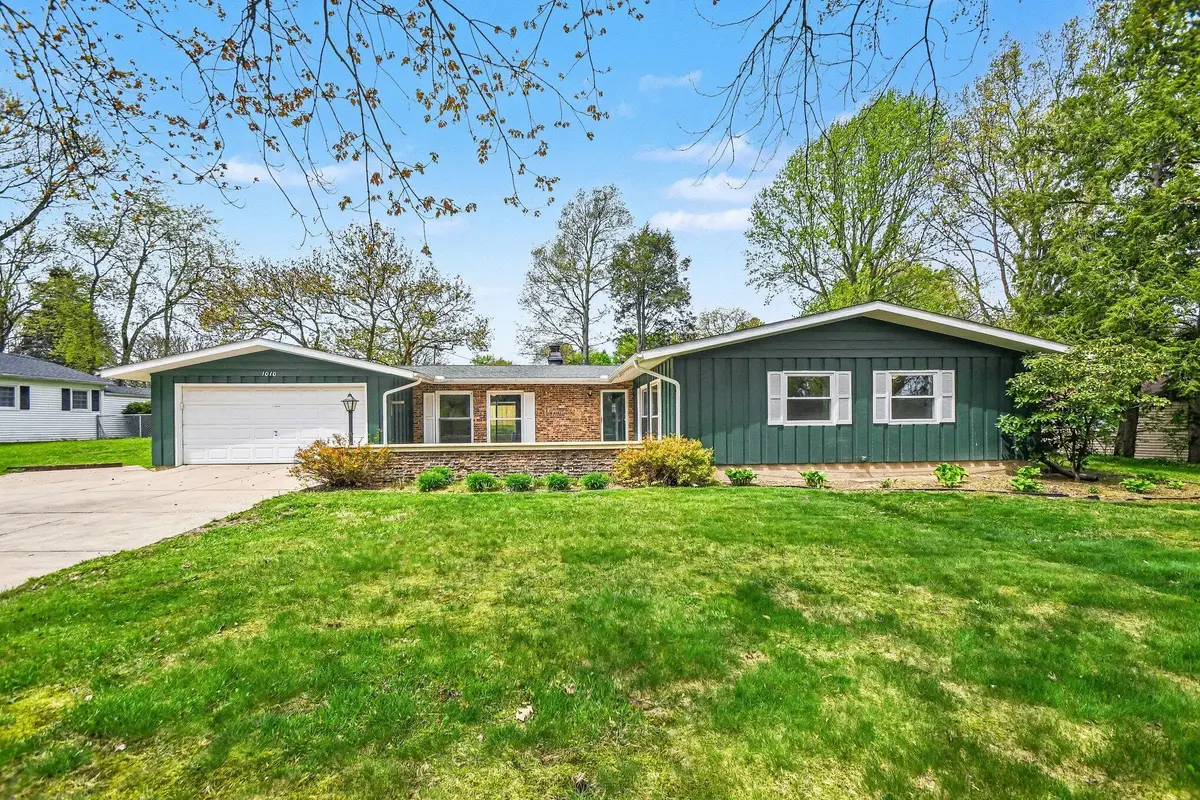 1010 Sassafras Lane, Niles, MI 49120 - #1