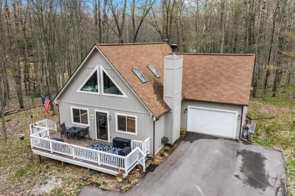 9341 Center Lane, Canadian Lakes, MI 49346