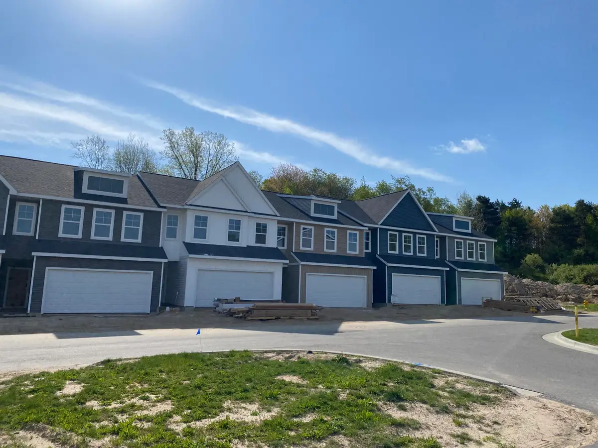4864 Hidden River Avenue Sw #58, Wyoming, MI 49418 - #1