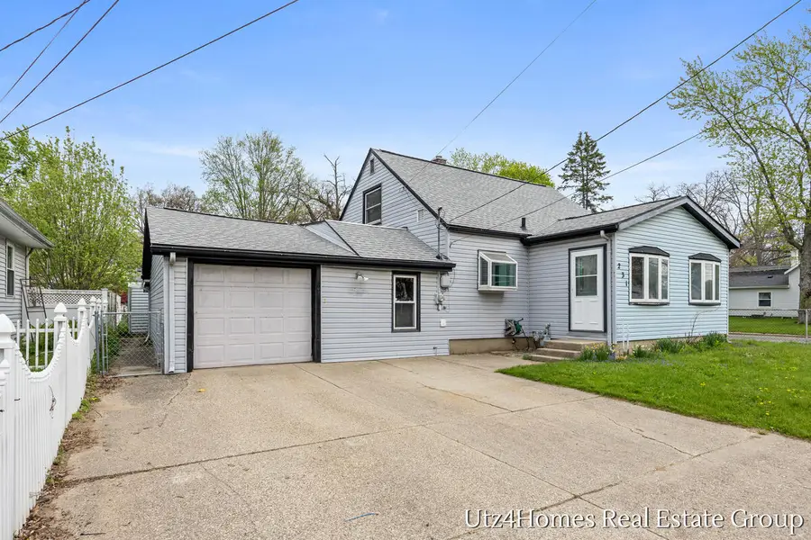 231 50th Street Sw, Grand Rapids, MI 49548 - #2