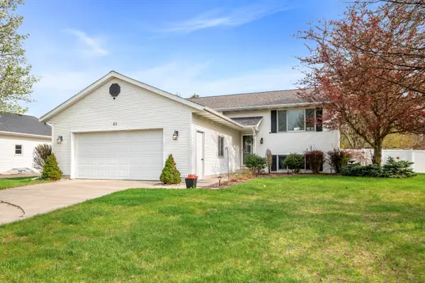 83 Windflower Street Ne, Comstock Park, MI 49321