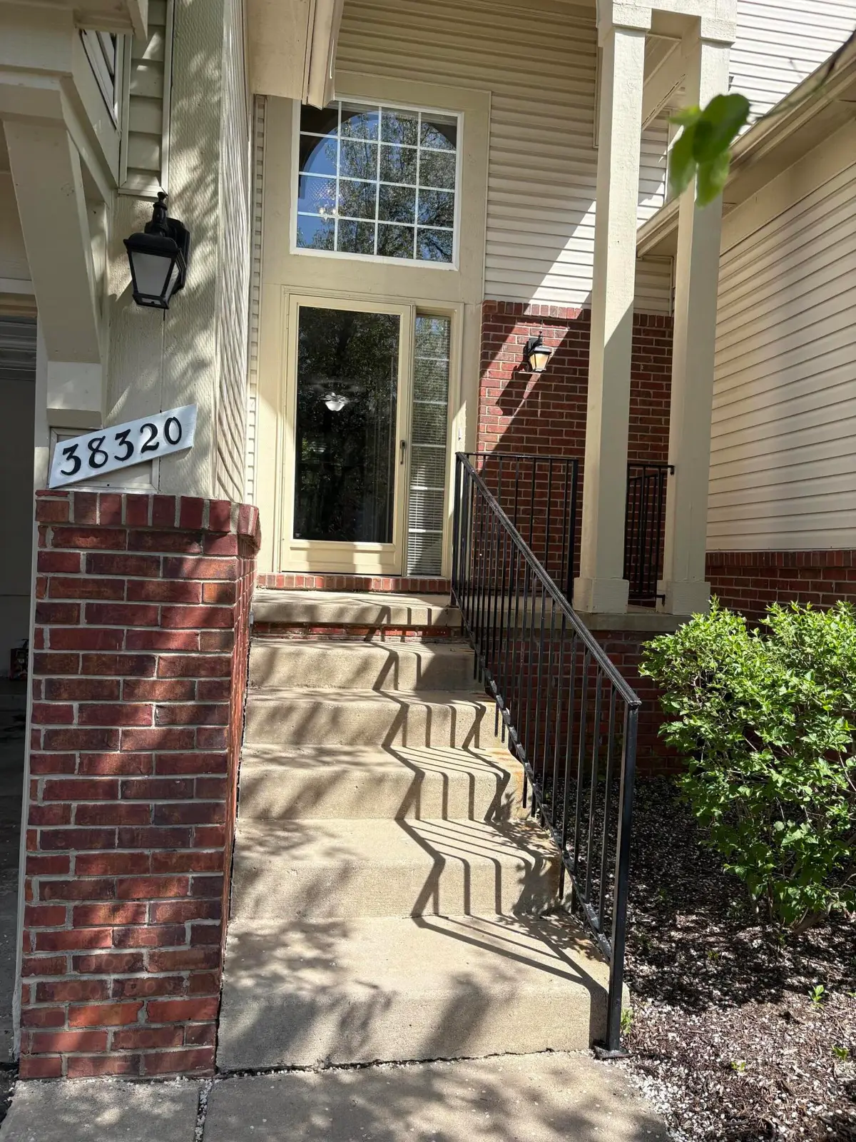 38320 Saratoga Circle, Farmington Hills, MI 48331 - #1
