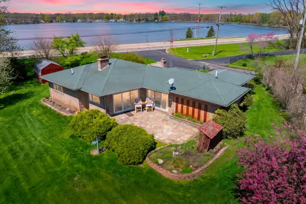 51545 Summit Street, Paw Paw, MI 49079