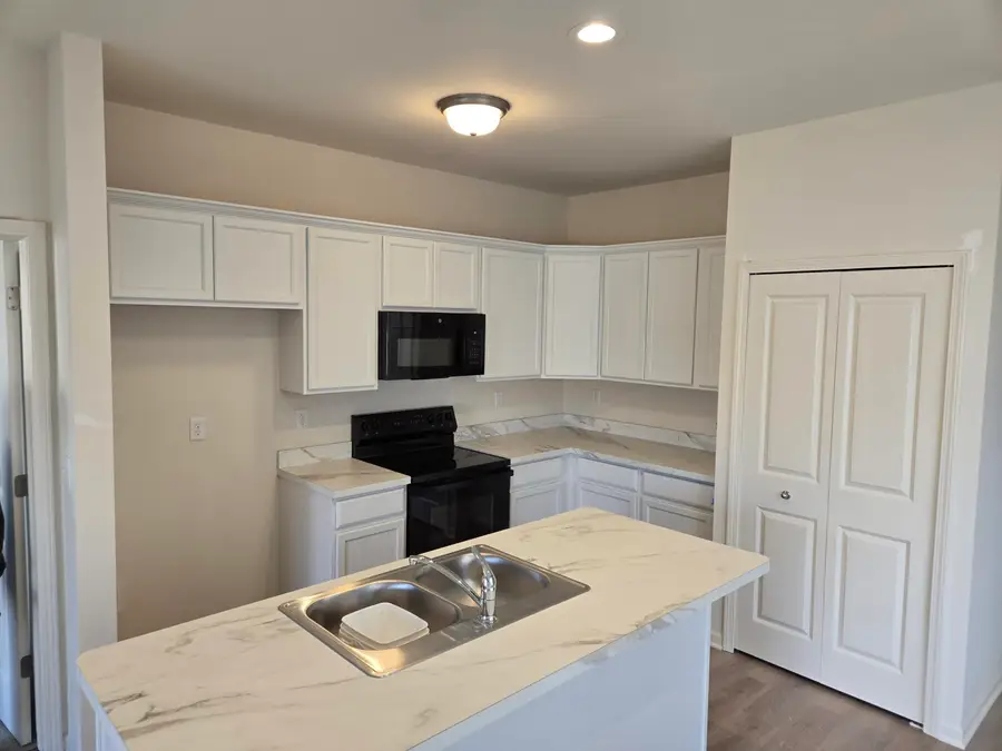 4264 Plum Village Circle #40, Monroe, MI 48161 - #2