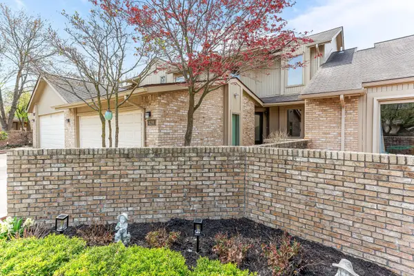 4291 Foxpointe Drive #53, West Bloomfield, MI 48323