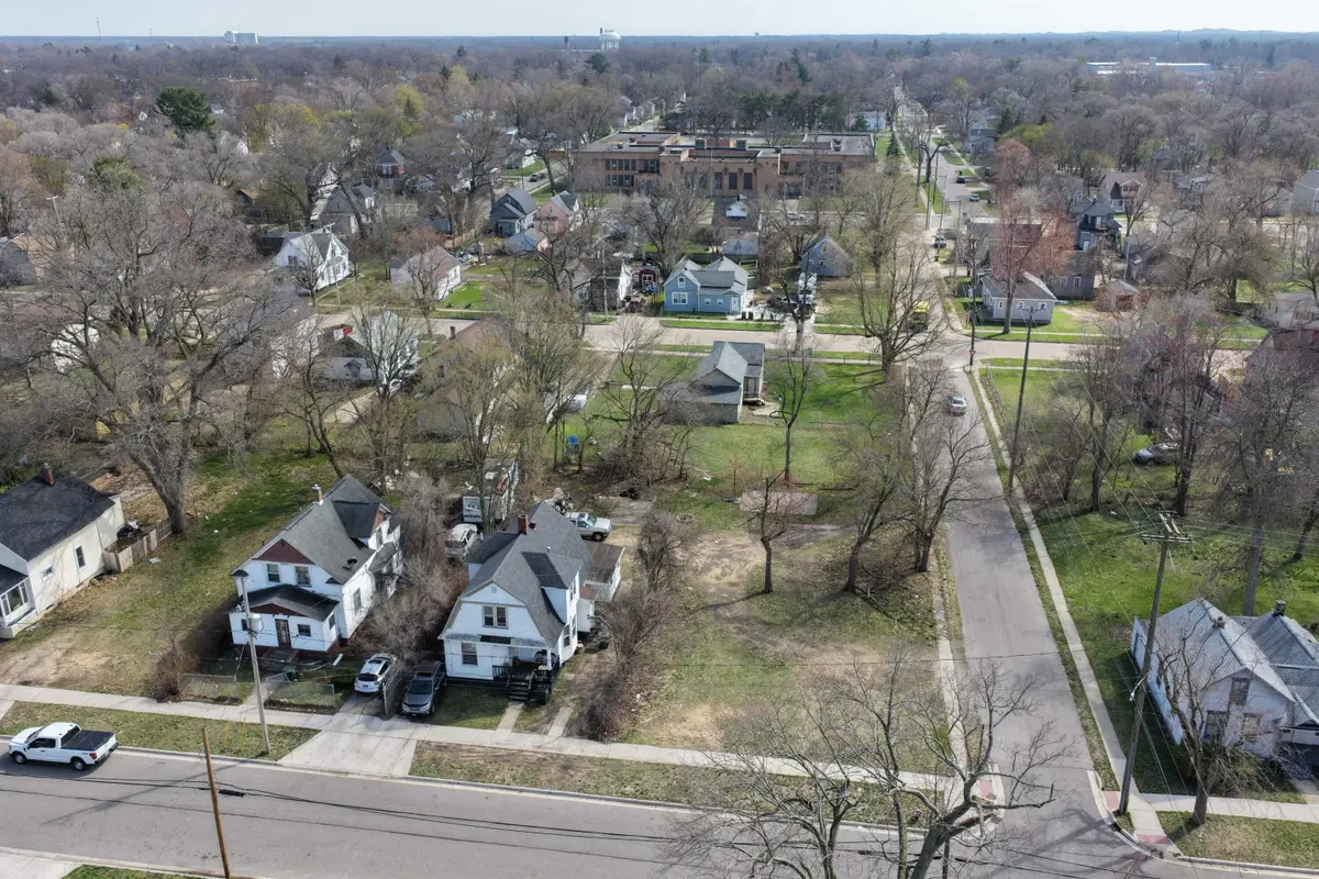 555 Amity Avenue, Muskegon, MI 49442 - #1