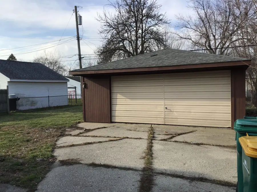9458 Chamberlain Street, Romulus, MI 48174 - #2