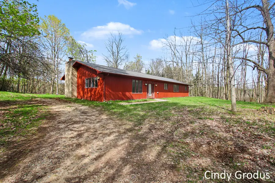 2903 106th Avenue, Allegan, MI 49010 - #2
