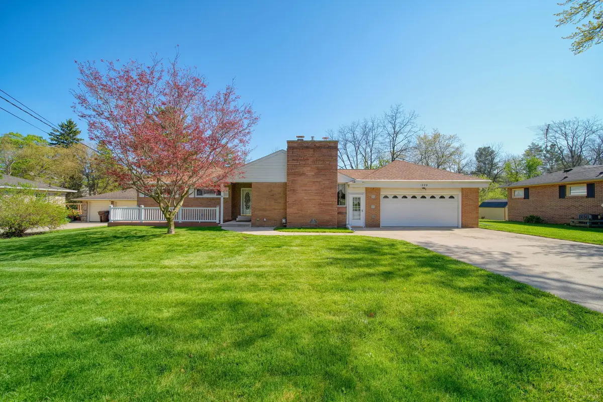 1229 Levant Street, Jackson, MI 49203 - #1