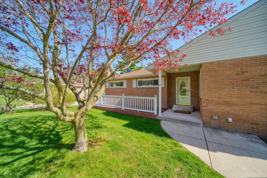 1229 Levant Street, Jackson, MI 49203 - #2