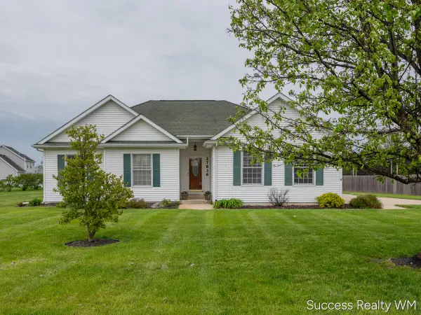 27836 Manchester Circle, Paw Paw, MI 49079