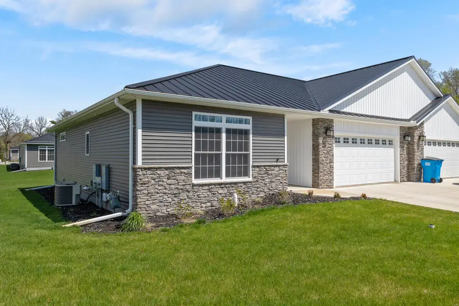 243 Auseon Court, Hillsdale, MI 49242 - #3