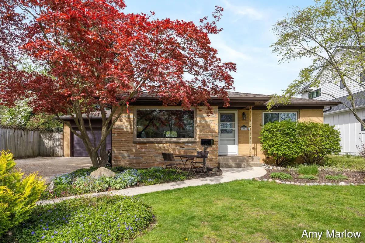 1553 Ridgewood Avenue Se, East Grand Rapids, MI 49506 - #1