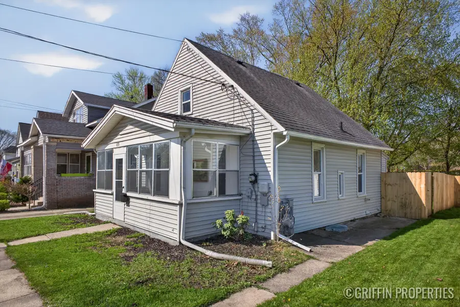 679 Garfield Avenue Nw, Grand Rapids, MI 49504 - #2