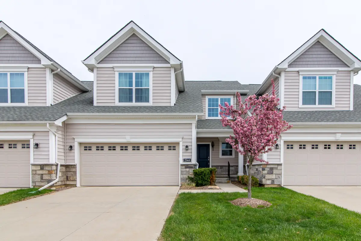 2544 Oxford Circle, Ann Arbor, MI 48103 - #1
