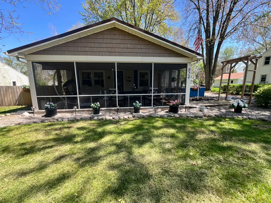 824 S Union Street, Tecumseh, MI 49286 - #3