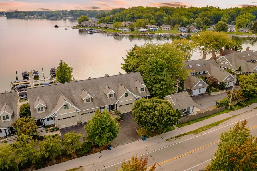 17533 N Fruitport Road #6, Spring Lake, MI 49456 - #2