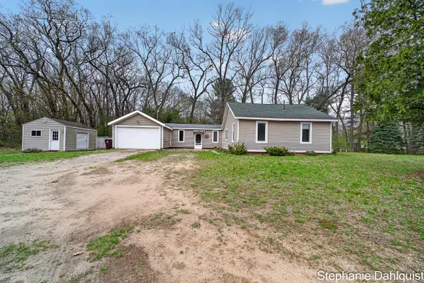 1093 E Giles Road, Muskegon, MI 49445