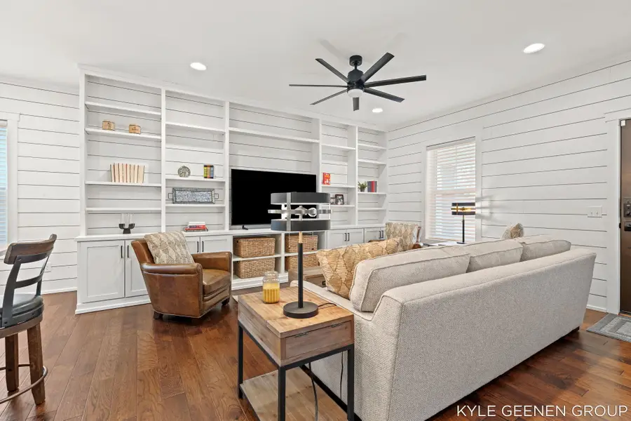 140 W 10th Street, Holland, MI 49423 - #3