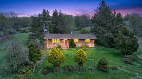 8889 Mount Hope Road, Grass Lake, MI 49240