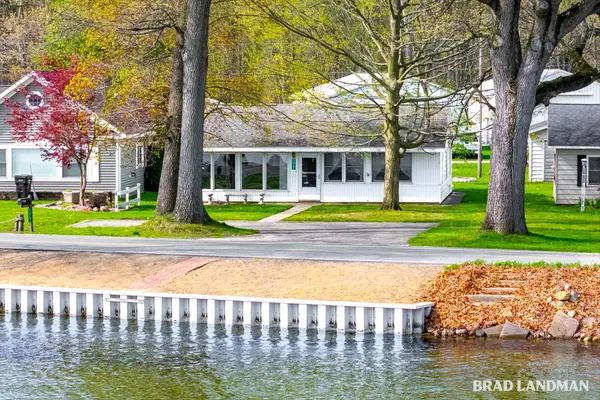 11767 Marsh Road, Shelbyville, MI 49344