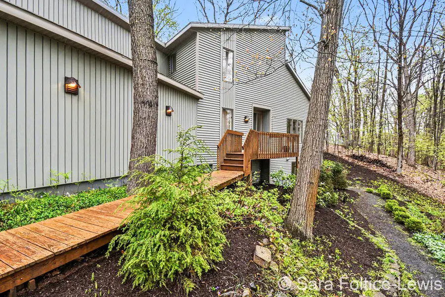 3875 Riverbend Drive Sw, Grand Rapids, MI 49534 - #2