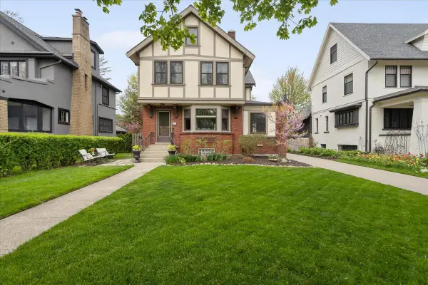 533 Gladstone Drive Se, Grand Rapids, MI 49506