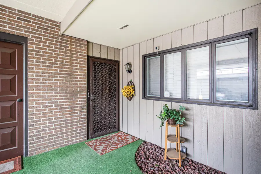 225 W Columbia Avenue #6, Battle Creek, MI 49015 - #2