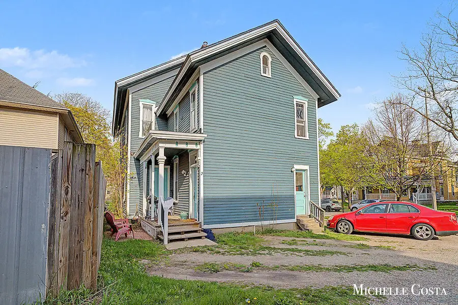 134 Indiana Avenue Sw, Grand Rapids, MI 49504 - #3