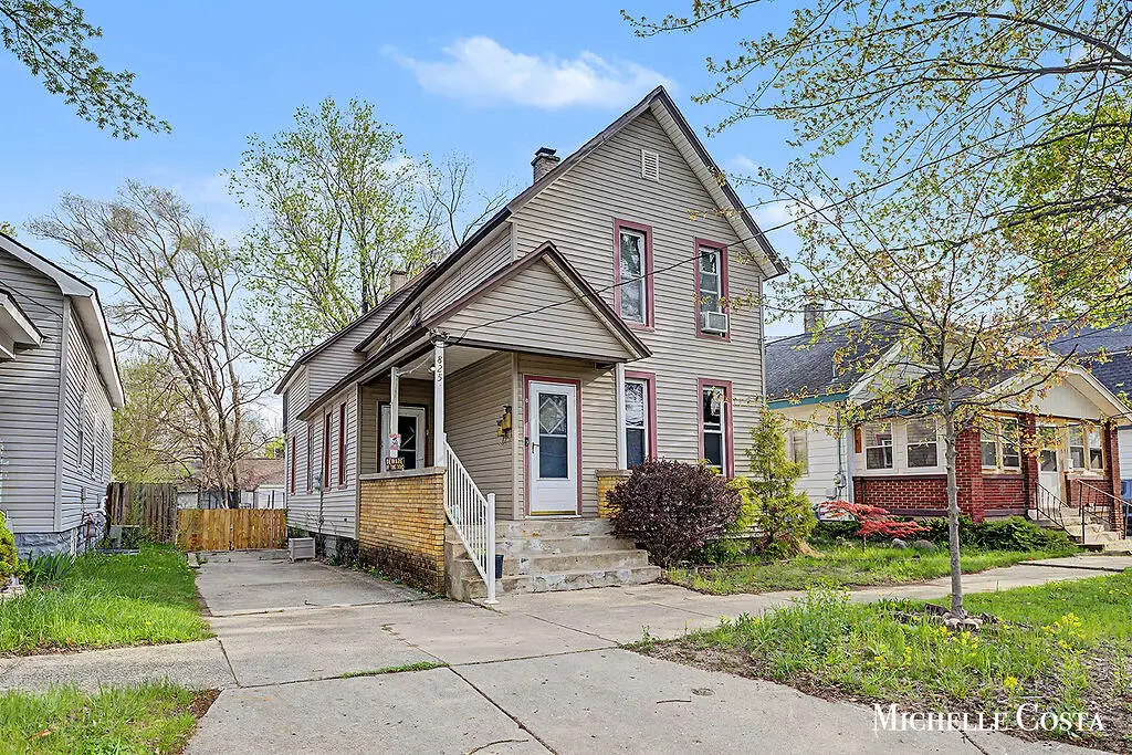 825 Crosby Street Nw, Grand Rapids, MI 49504 - #1