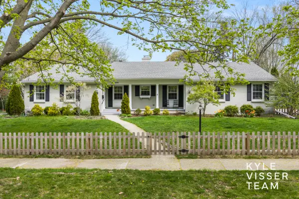 2405 Oakwood Drive Se, East Grand Rapids, MI 49506