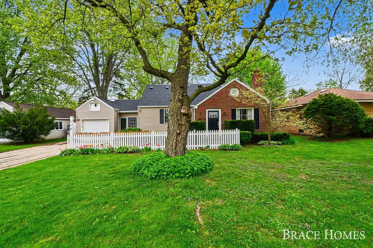 118 Ivanhoe Avenue Ne, Grand Rapids, MI 49546 - #1