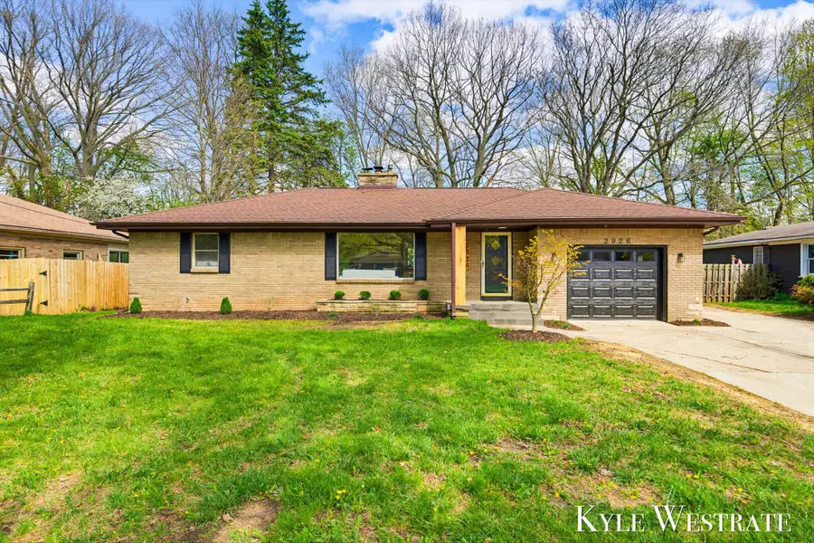 2926 Chamberlain Avenue Se, Grand Rapids, MI 49508 - #2