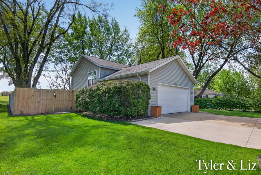 10298 Gordon Street, Zeeland, MI 49464 - #3