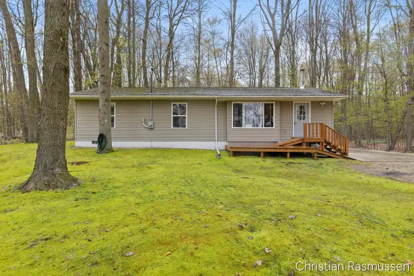 14218 W Church Road, Howard City, MI 49329
